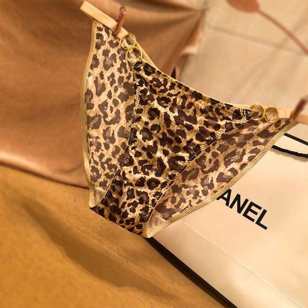 Leopard-print underwear